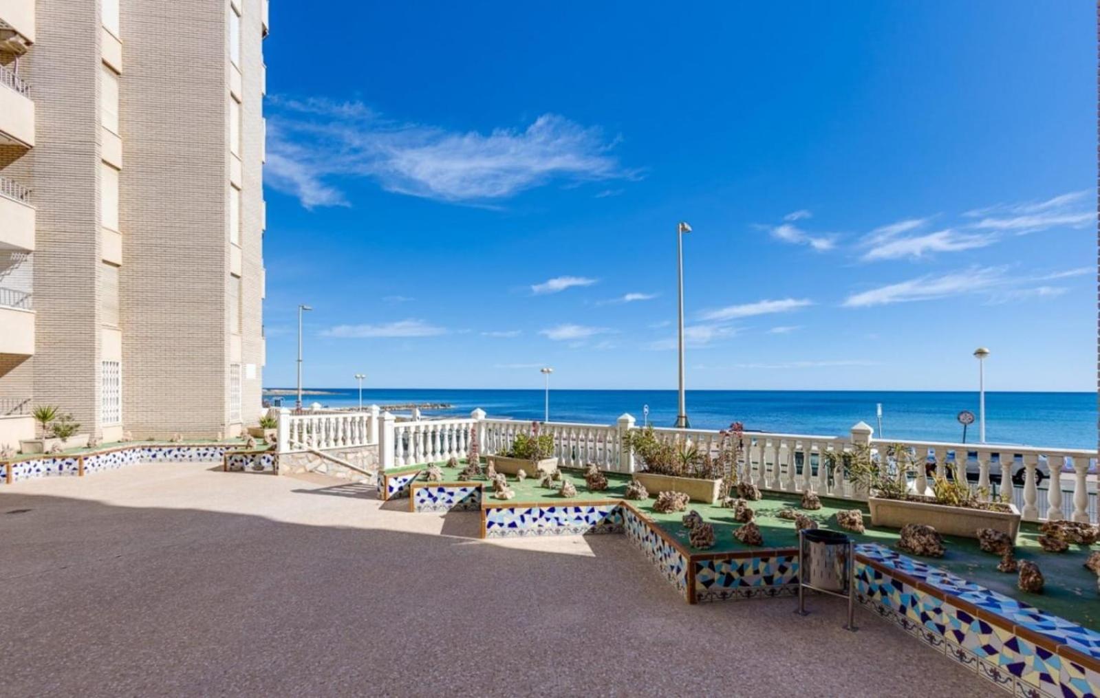 Sea View Luxury Apartment Victoria Torrevieja Bagian luar foto